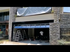 ガレージのドア